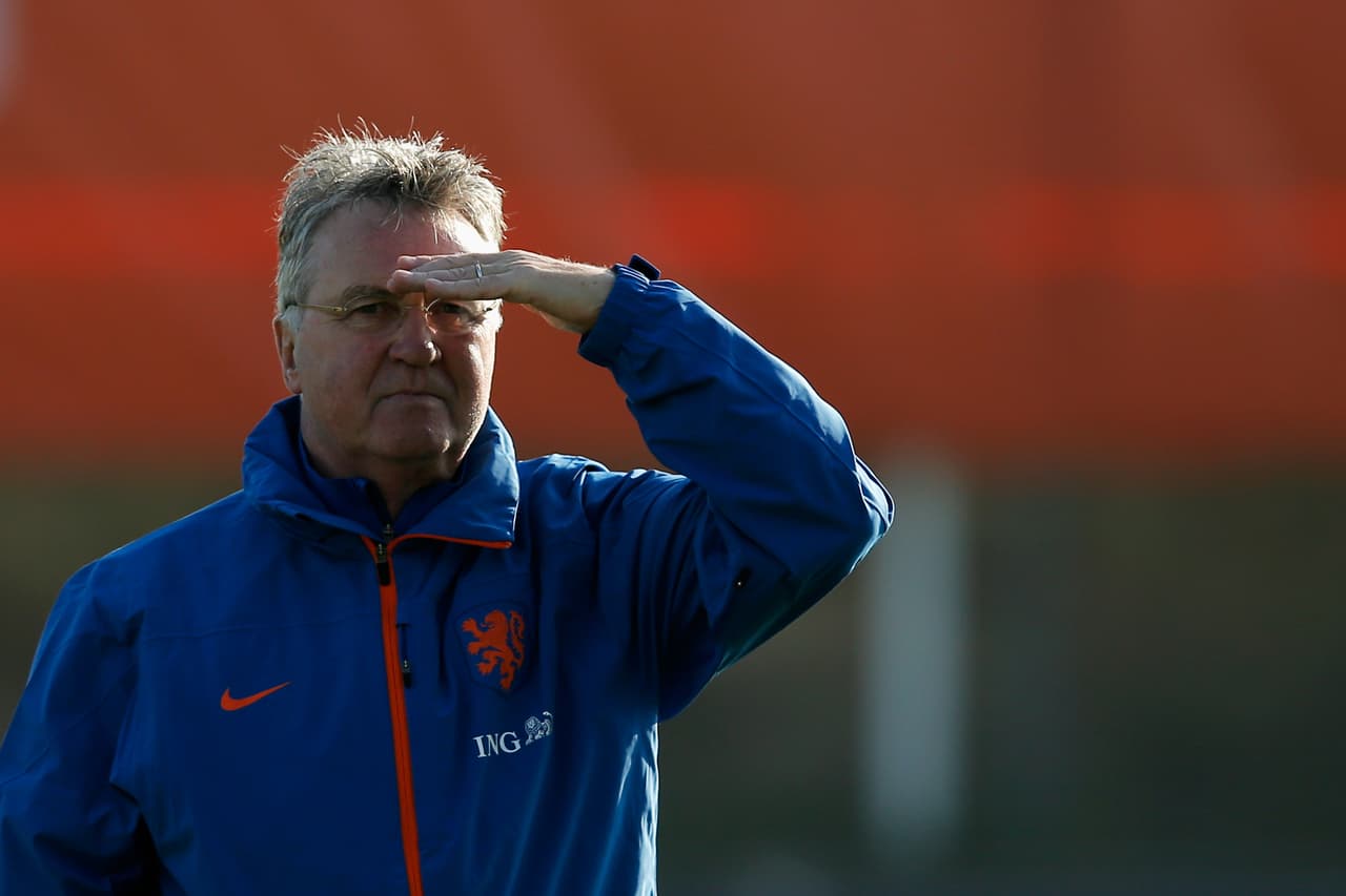 Guus Hiddink, "abierto" a regresar al Chelsea si se va Mourinho