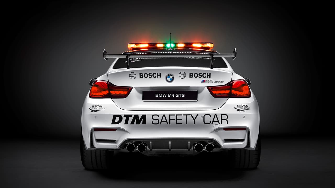 Este safety car cuenta con un motor Twin Power Turbo de 3.0 litros y 6 cilindros, siendo capaz de entregar 500 HP