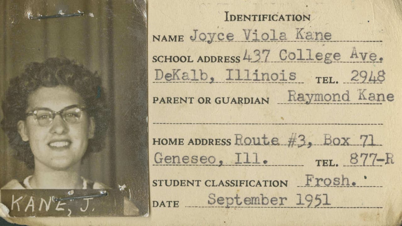 Joyce se inscribió por primera vez a la Universidad en 1951, todavía como Joyce Viola Kane.