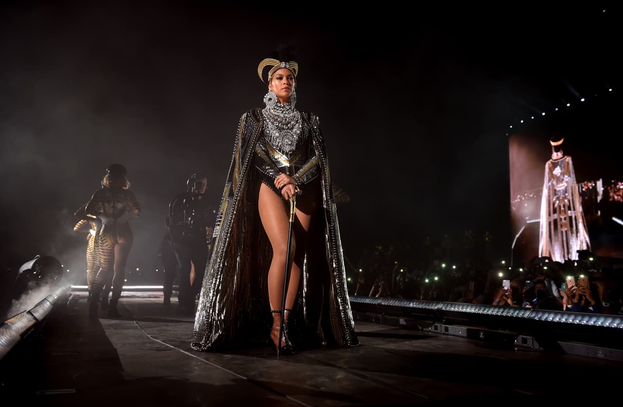 Beyoncé triunfó el sábado 14 de abril con su presentación en el Festival Coachella en el que interpretó sus más grandes éxitos y deleitó a sus seguidores con varias sorpresas.