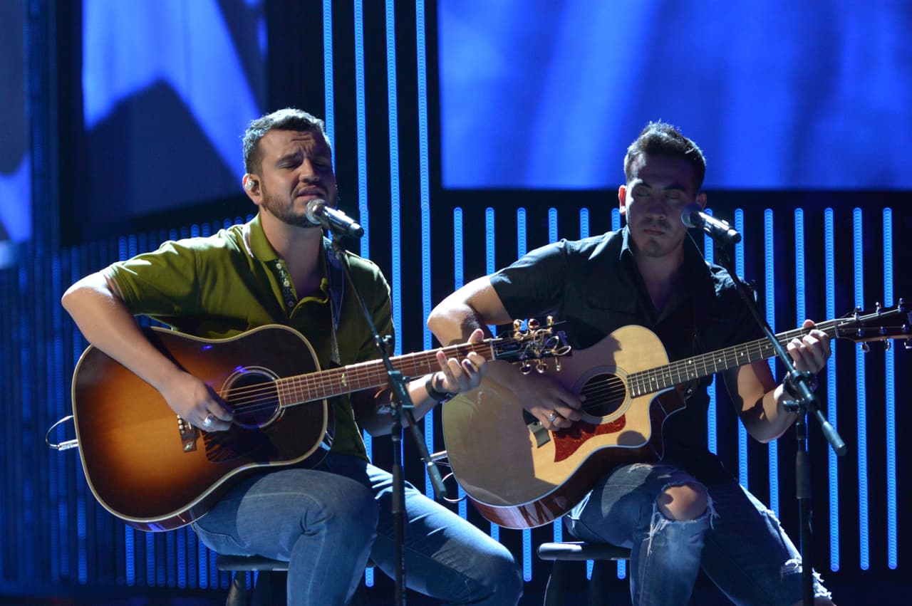 Calibre 50 hizo suspirar a muchas de las mujeres que se encontraban en el recinto musical.