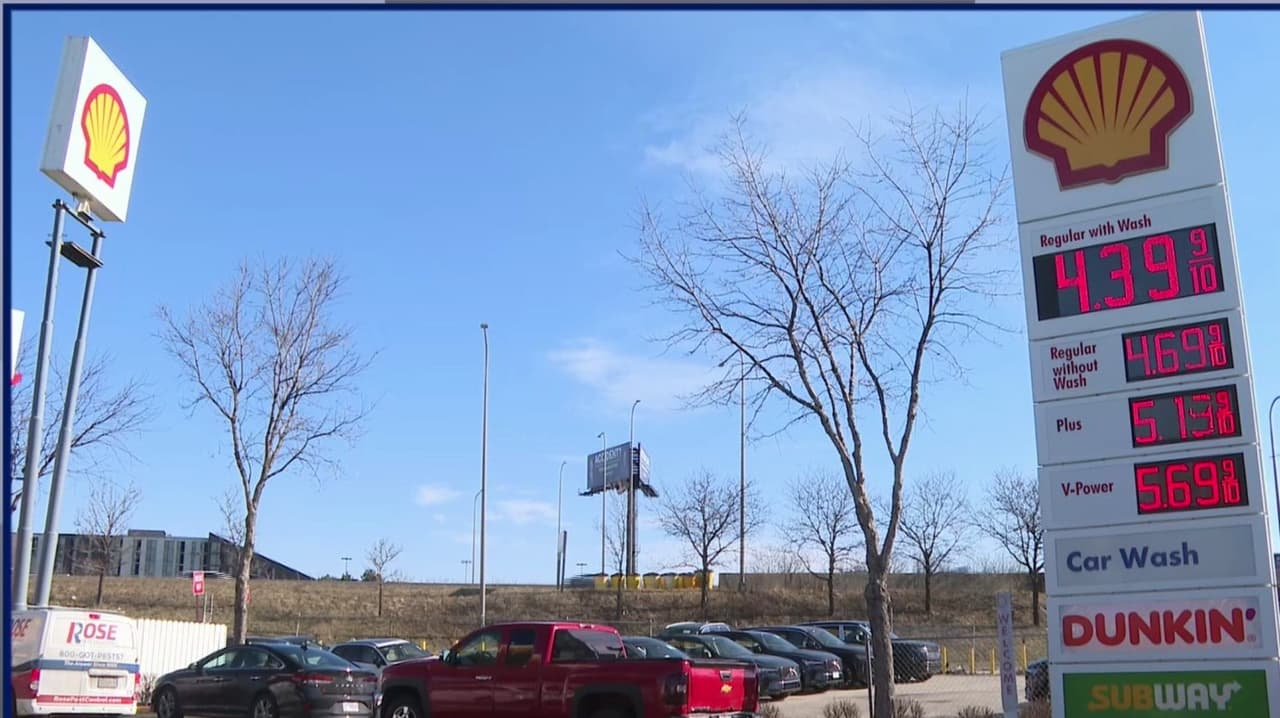 Sube el precio de la gasolina en Chicago: esto pagan ahora los conductores