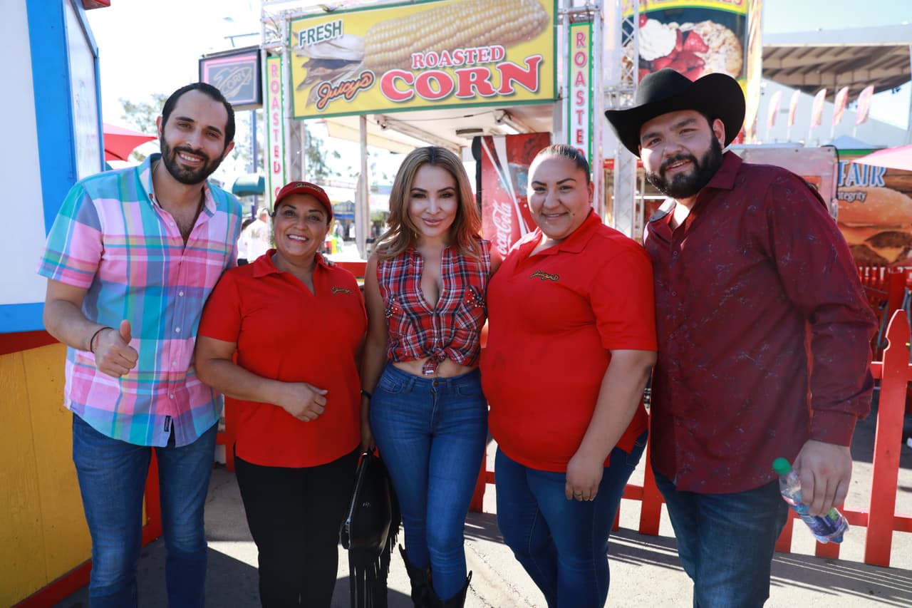 Hasta los trabajadores de la feria llegaron para saludarlos.