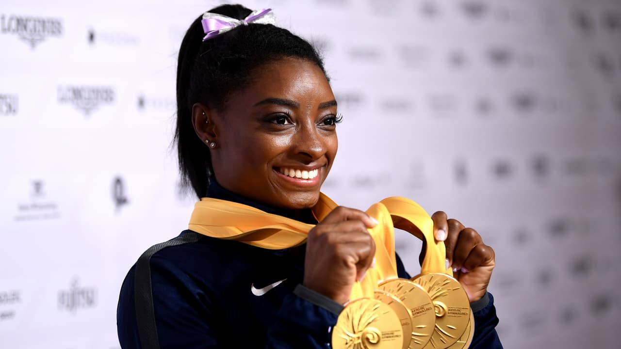 Simone Biles hace historia al ser la gimnasta con más medallas de la historia en los mundiales de su deporte