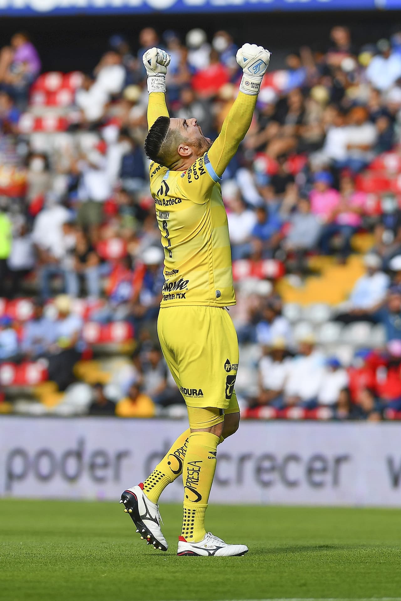 Antony Silva, que ala postre fue figura, celebró con todo el primer gol que marcó Jaques.