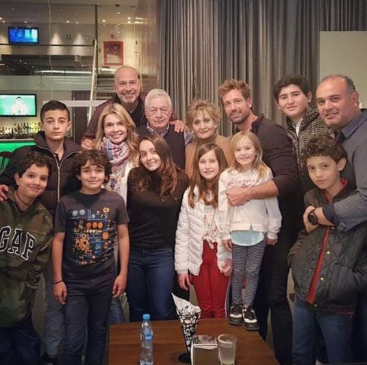 Gabriel Soto disfrutó de un domingo familiar y compartió esta imagen en sus redes sociales.