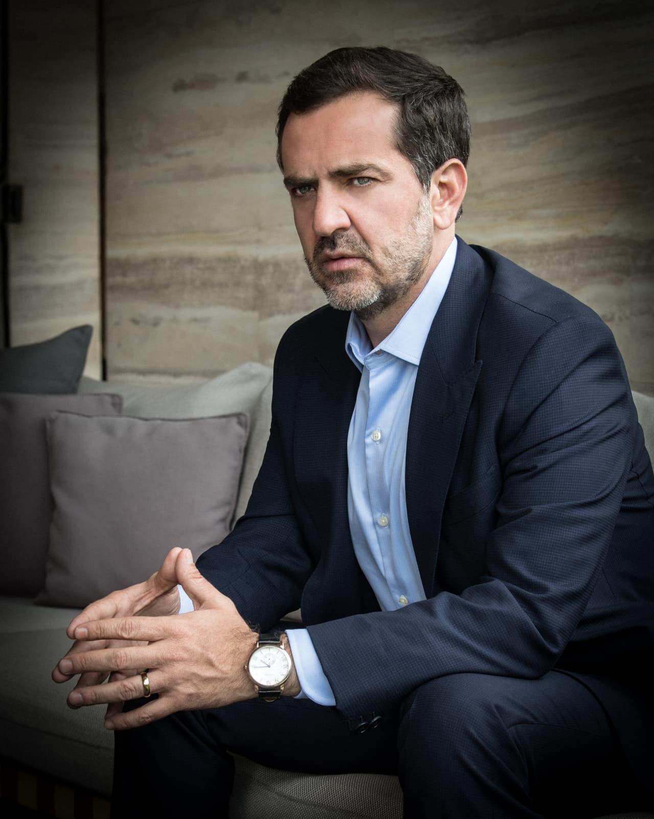 <b><a href="https://www.univision.com/temas/flavio-medina" target="_blank">Flavio Medina</a></b> dará vida a 
<b>Francisco Larios</b>, cuñado de Catalina, quien no solo estar´´a dispuesto a hacer lo que sea para asumir el control de la empresa familiar, sino también tener a la mujer de su hermano Carlos.