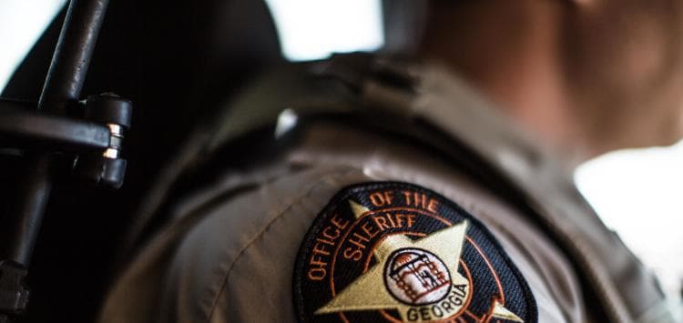 Cuatro alguaciles, recientemente electos para sus condados, dan positivo para COVID-19