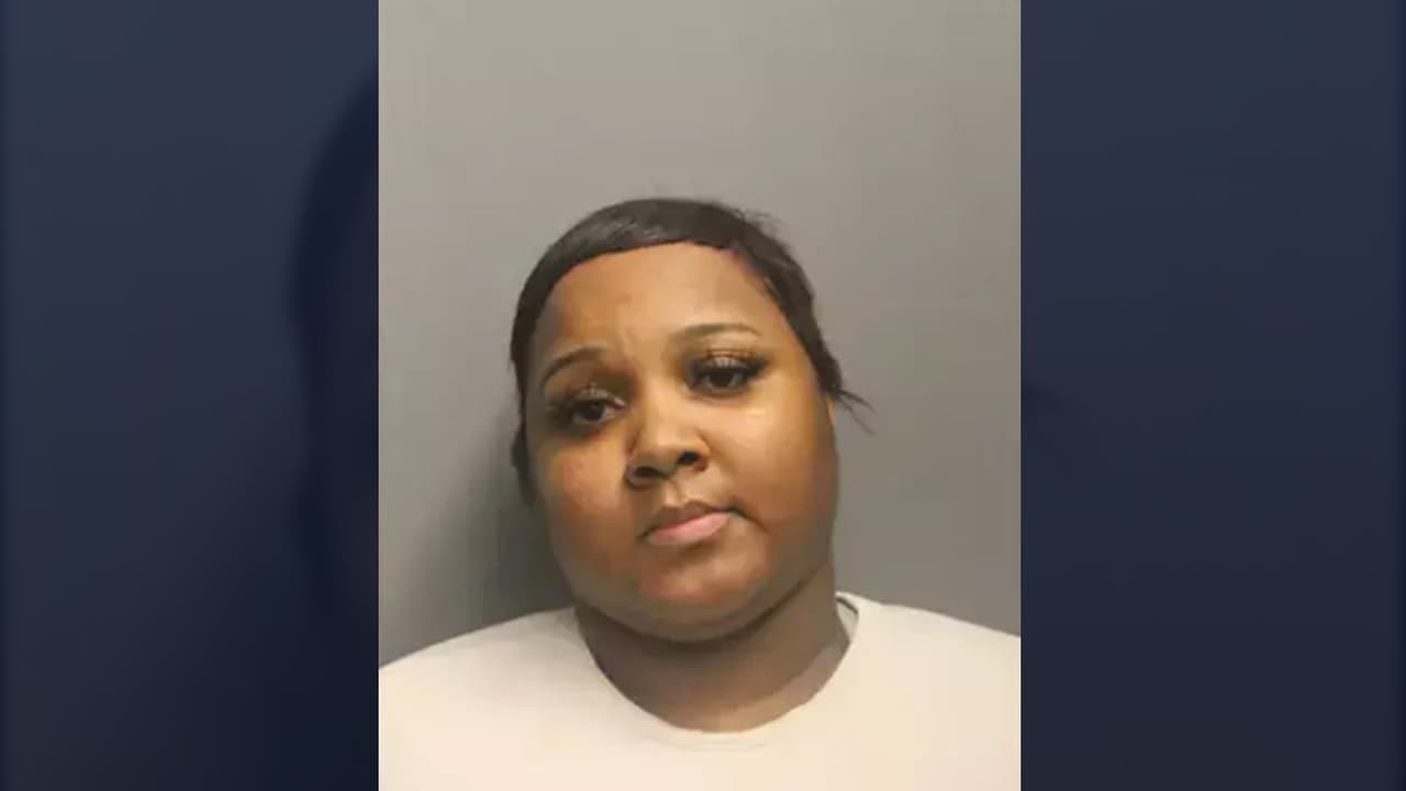 Arrestan a mujer acusada de apuñalamiento en South Shore       