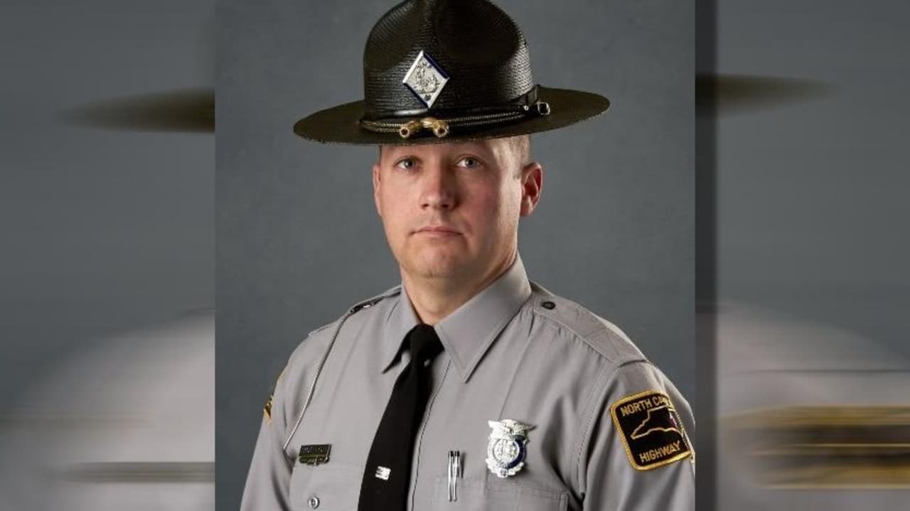 Policía de Carolina del Norte atropella de muerte a dos personas, una de ellas era su hermano 