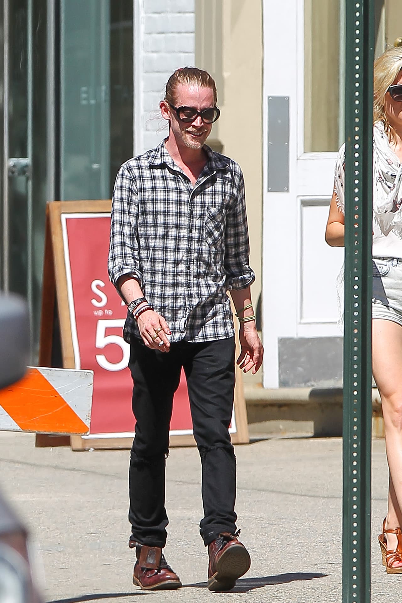 Además de que su nuevo estilo no es uno de los más favorecedores para su persona.