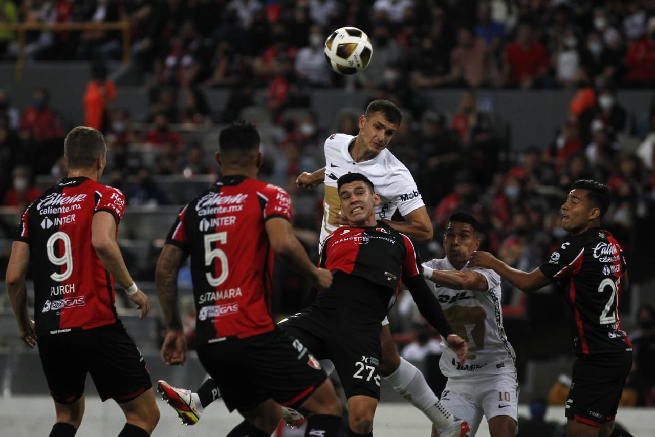 En un partido en el que las emociones llegaron hasta el final, los Rojinegros aprovecharon su lugar en la clasificaciòn para eliminar a Pumas.