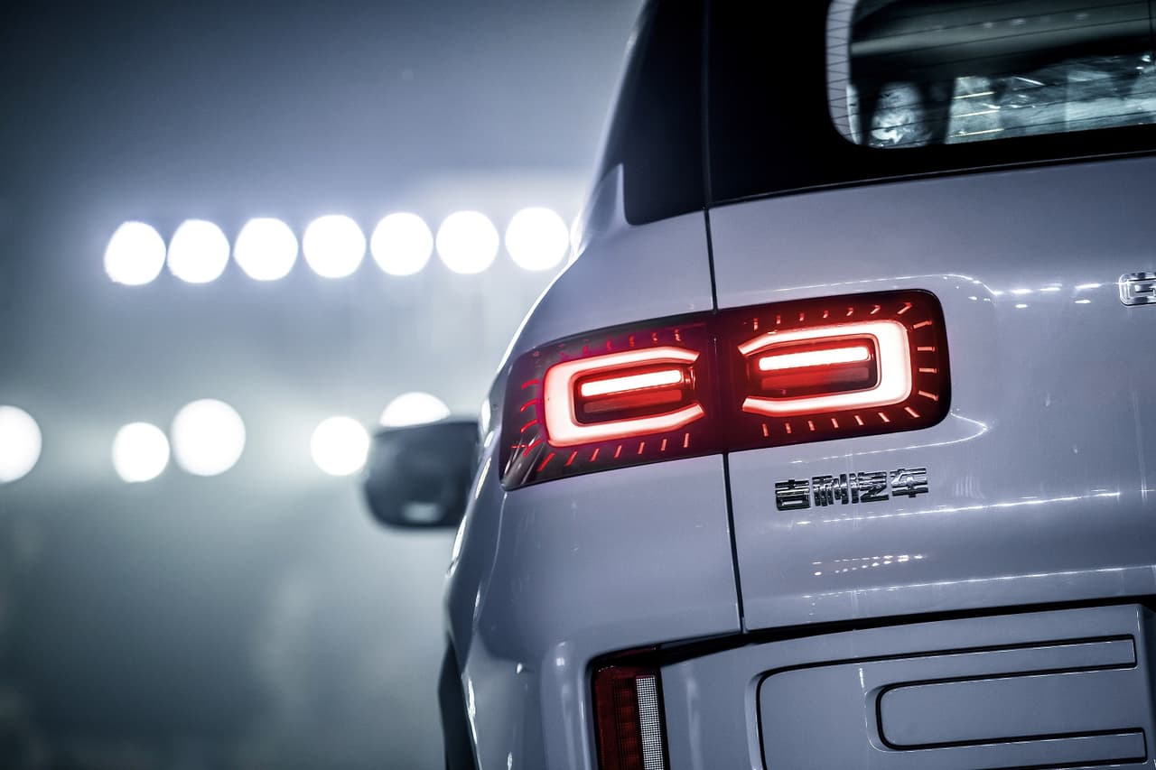 Con estas características, el Geely Icon es capaz de acelerar de 0 a 62 mph (100 km/h) en 7.9 segundos y registra un consumo promedio de combustible de 41 mpg (5.7 litros por 100 km).