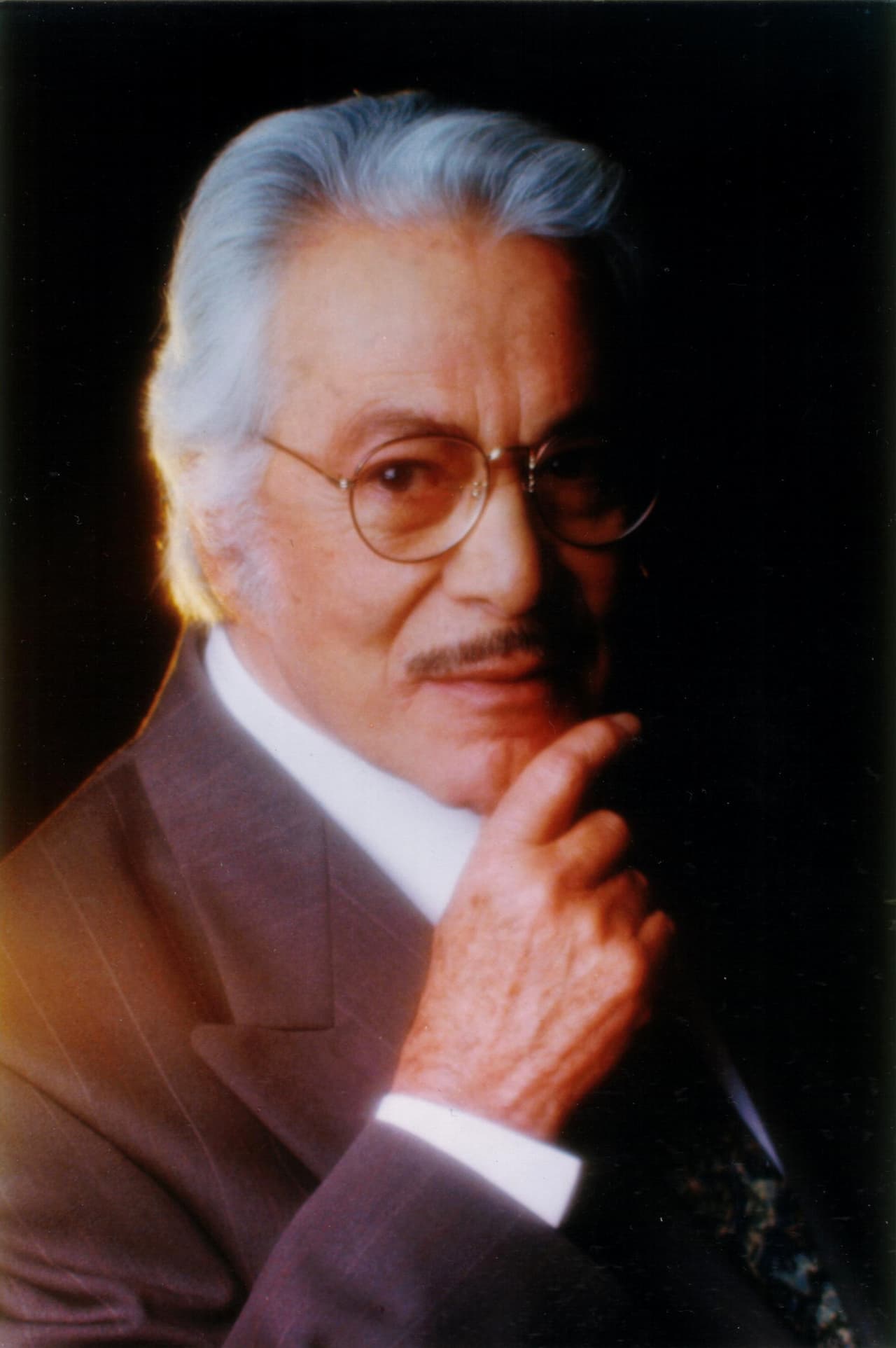 Pocos saben que 
<b>Don Ernesto Alonso</b>, mejor conocido como el 'Señor telenovela', era tío de 
<b><a href="http://www.univision.com/temas/ernesto-dalessio">Ernesto D'alessio</a></b>.