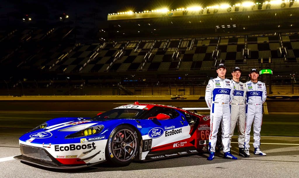 <b>Clase GT Le Mans:</b> los vehículos que participarán de la tradicional prueba en Francia también estuvieron en Daytona. La victoria quedó para el 
<b>Chip Ganassi Racing</b>, quien combinó sus tripulaciones de Le Mans junto con las de Daytona. Los ganadores fueron el francés
<b> Sebastien Bourdais</b>, el estadounidense 
<b>Joey Hand </b>y el alemán 
<b>Dirk Muller</b> a bordo de este Ford GT