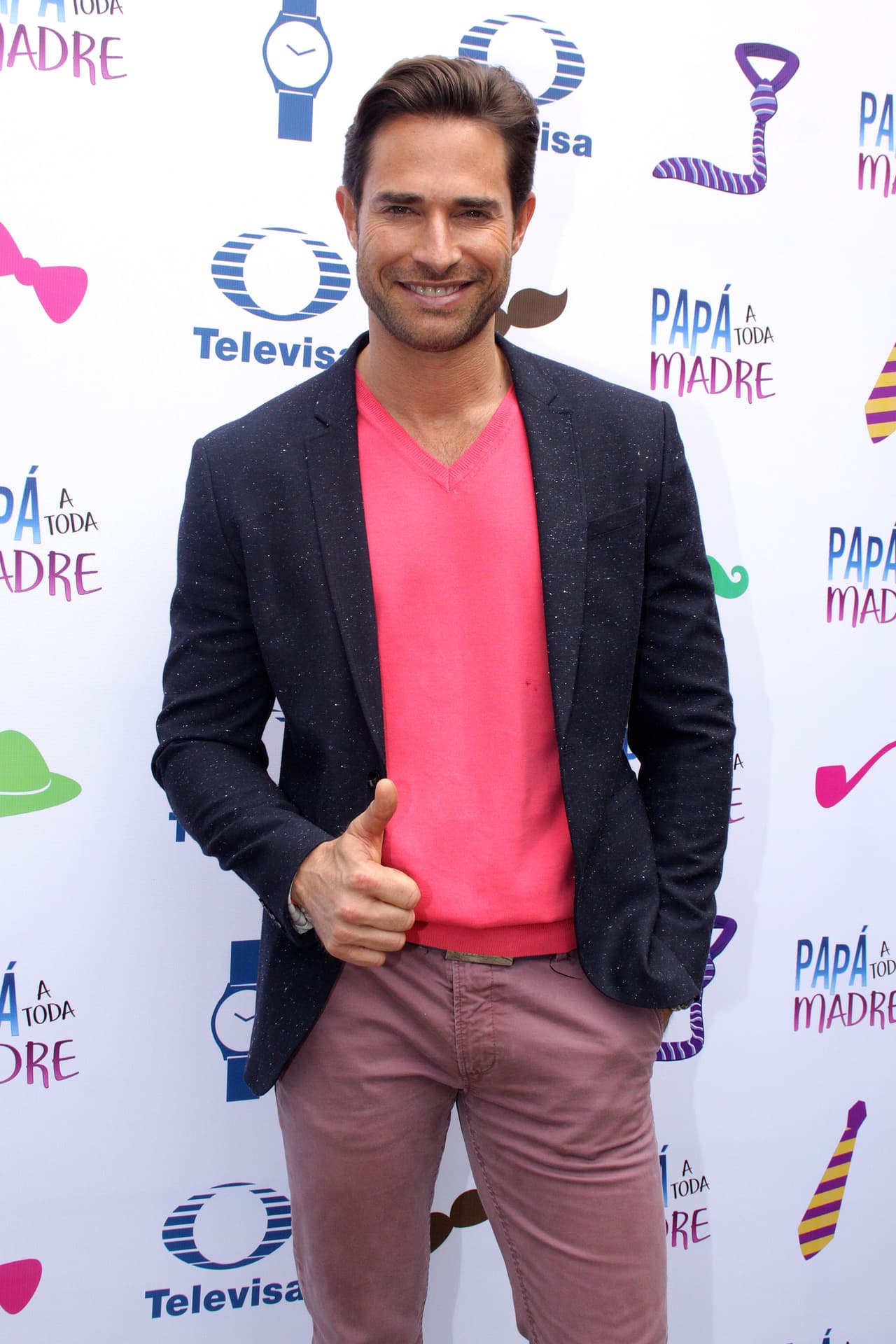 Hoy en día el actor ya prepara su octavo papel estelar, esto dentro de la telenovela 'Papá a toda madre', en donde hará pareja con 
<b><a href="http://www.univision.com/temas/maite-perroni">Maite Perroni</a></b>.
