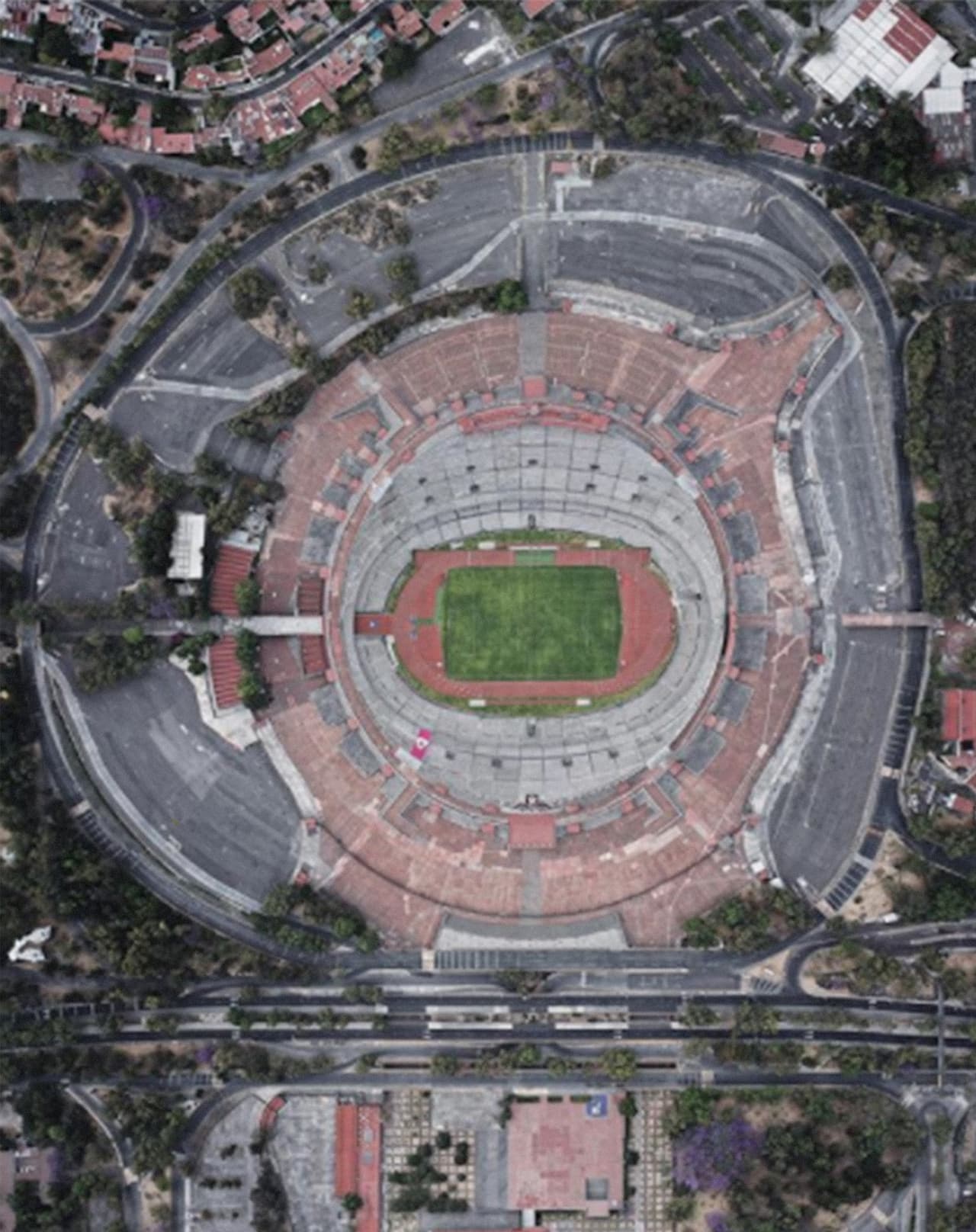 “La UNAM sin automóviles, Marzo 2020”, escribió el artista junto a esta imagen.