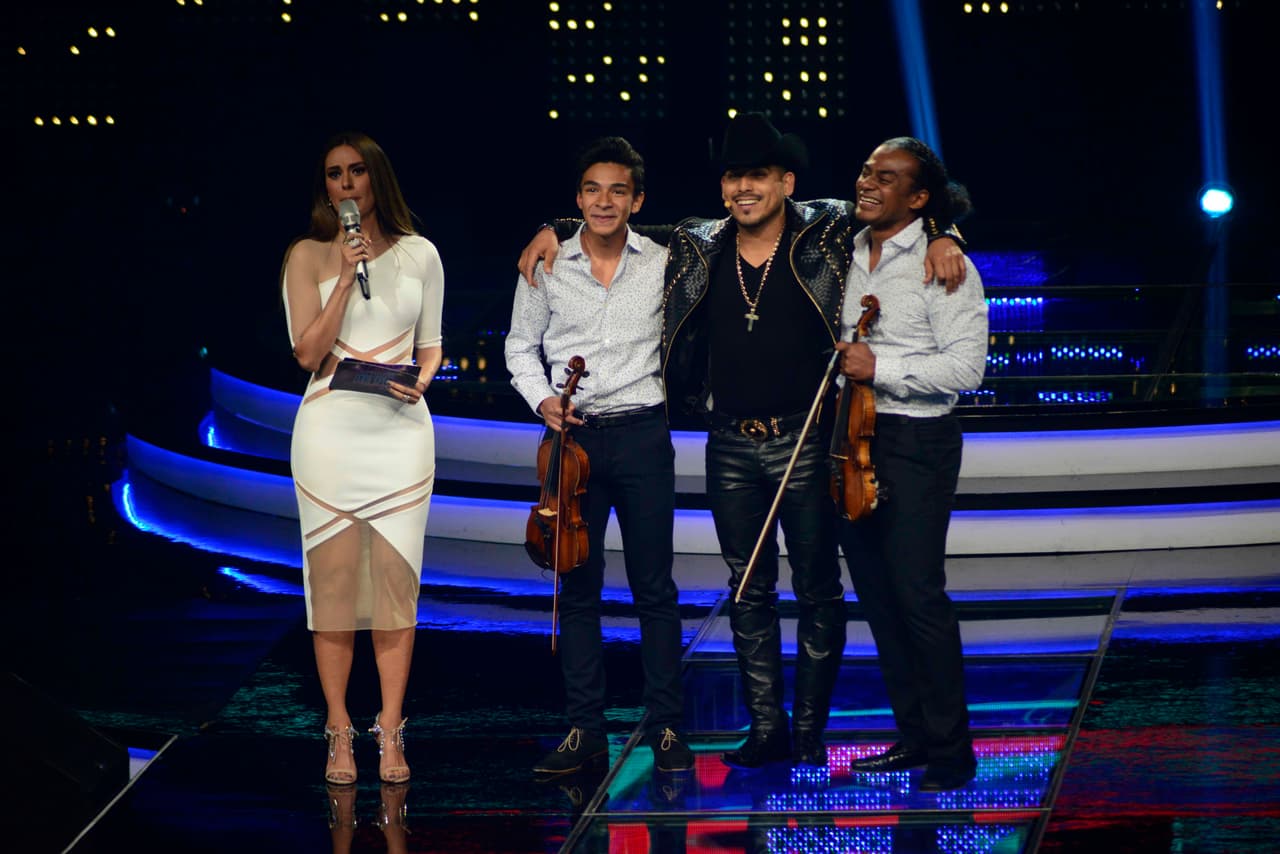 Cristian Castro y Espinoza Paz no pararon de ¿pelear?, los jueces fueron más duros, los capitanes se notaron un poco estresados, Gali lució súper sexy y una familia abandonó su sueño. Esto y más pasó en la segunda gala de Me Pongo De Pie.