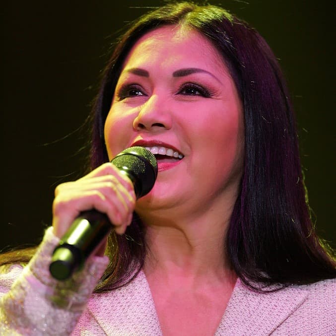 Celebra el dia del Amor con Ana Gabriel y Alex Fernandez jr...