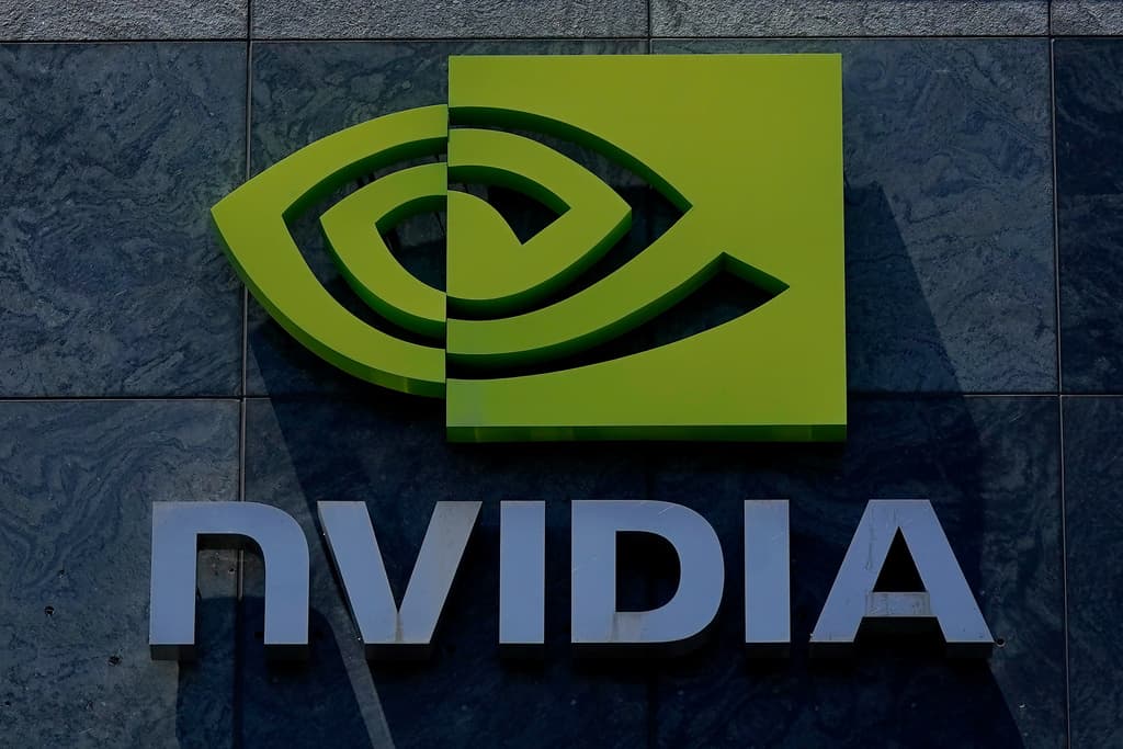 Nvidia reporta crecimiento trimestral estelar mientras Salesforce cede ante los temores del impacto de la inteligencia artificial