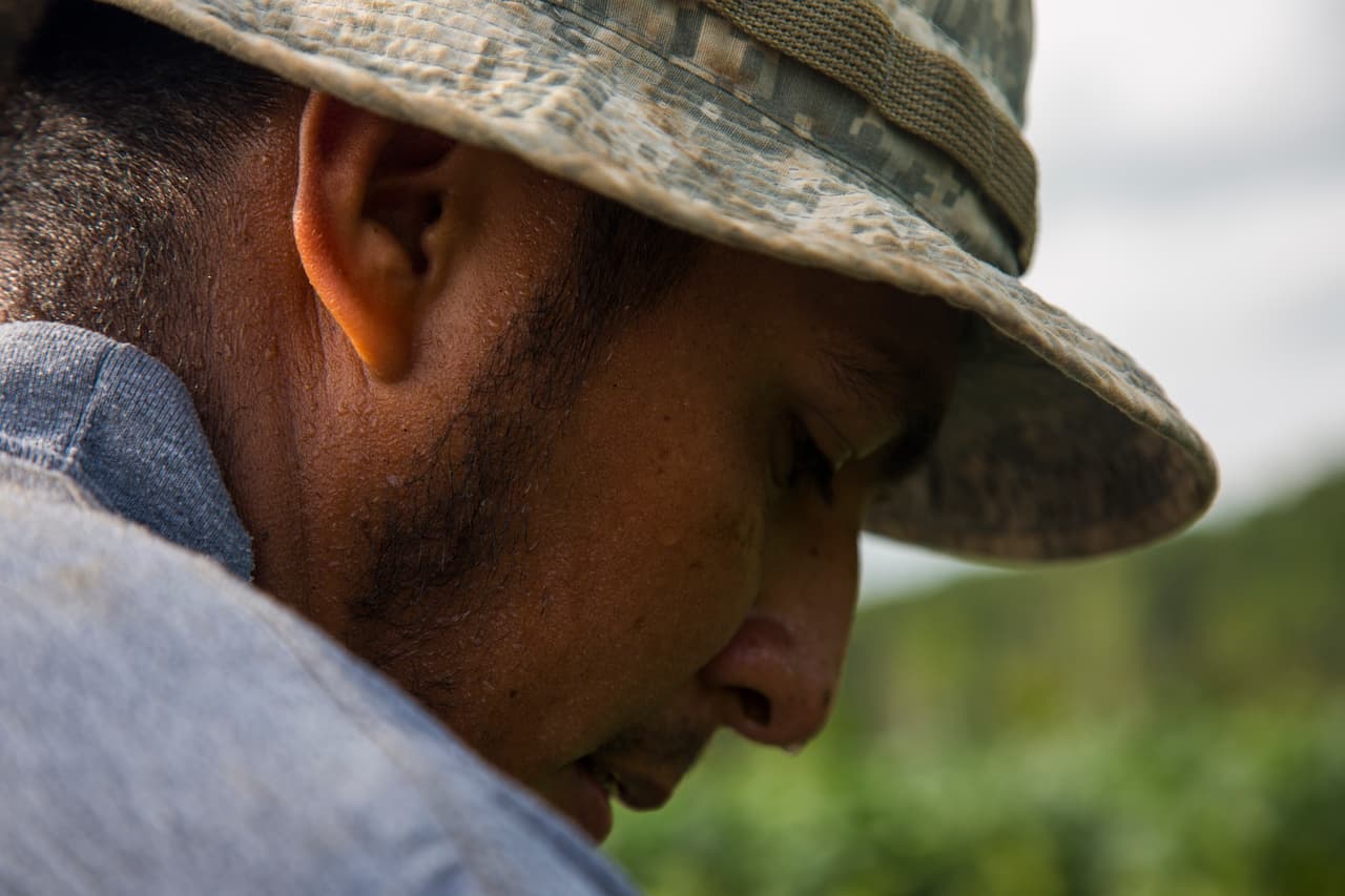 Gerardo Márquez Rodríguez, de 25 años, sale todos los años de su pueblo La Presa en busca de juntar dinero para comprar una casa allá. (Nacho Corbella/Univision Noticias)