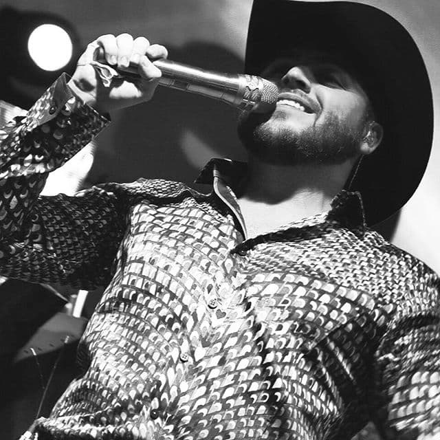 En 2011 fue nominado al Grammy en la categoría de Mejor Álbum Norteño.