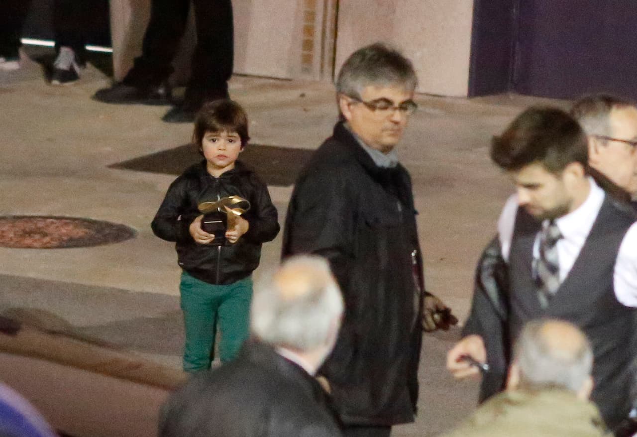 Cuando Piqué ganó hace unos días un premio a mejor futbolista catalán, también Milan se lo quedó.