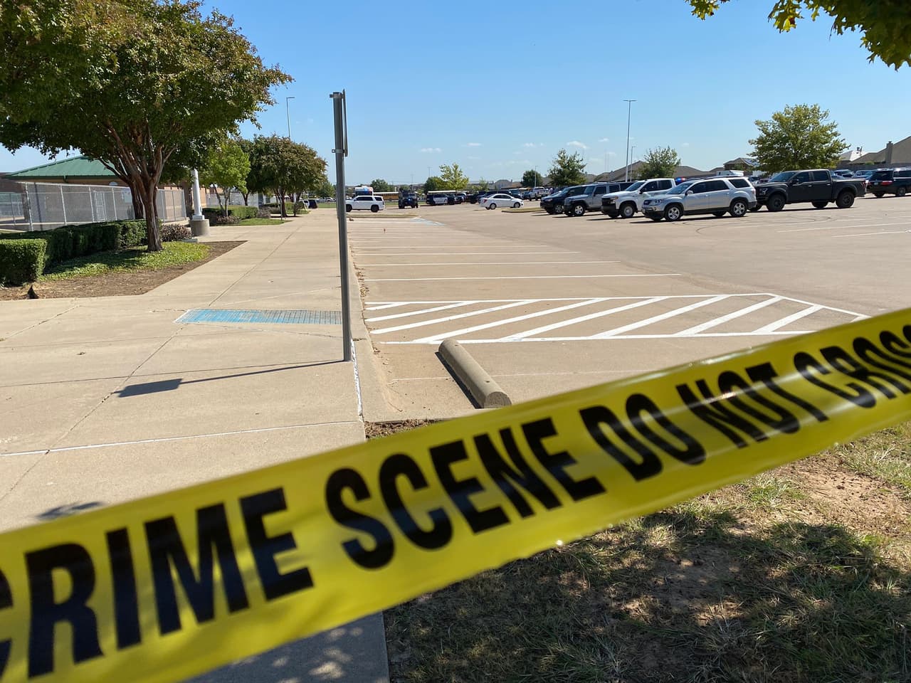 El Distrito Escolar de Mansfield también dijo que todas las actividades extracurriculares y los diferentes programas fueron canceladas por el resto de este miércoles.