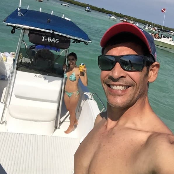 Los momentos felices abundan en la vida de Johnny Lozada y Sandy.