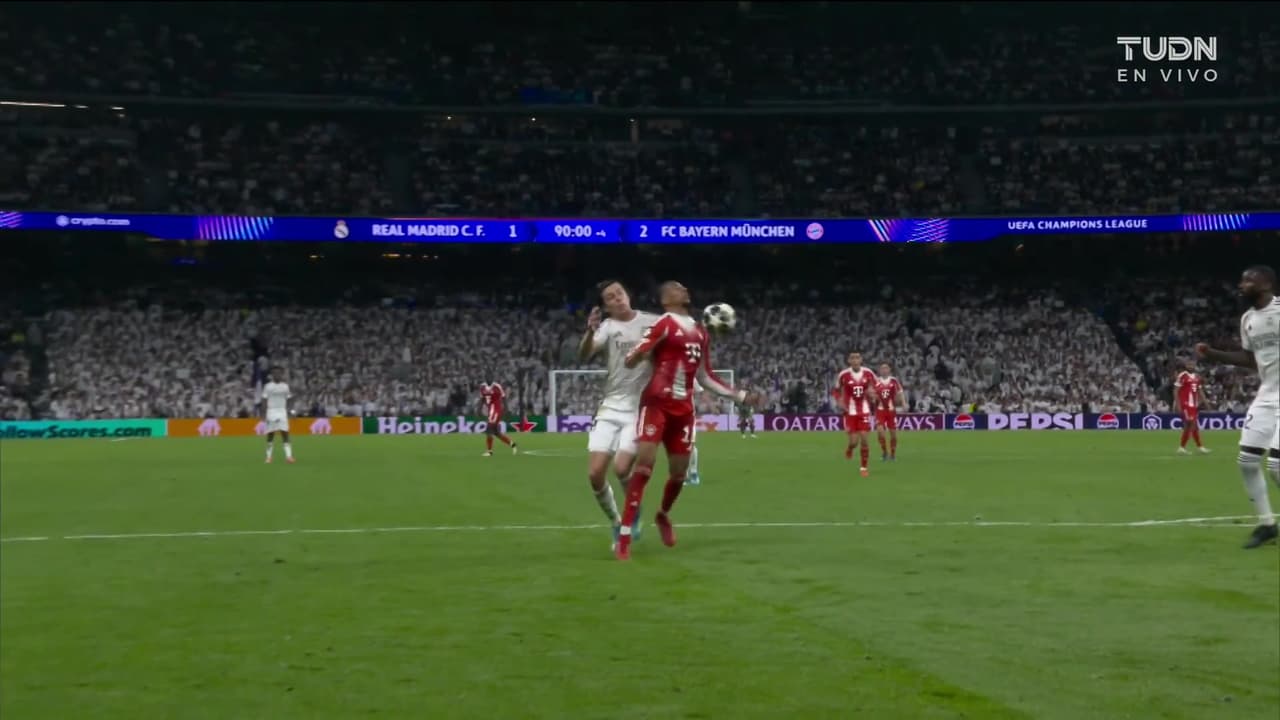 ¡Pedían penal para el Bayern al 93'! Ojo a la última y polémica jugada
