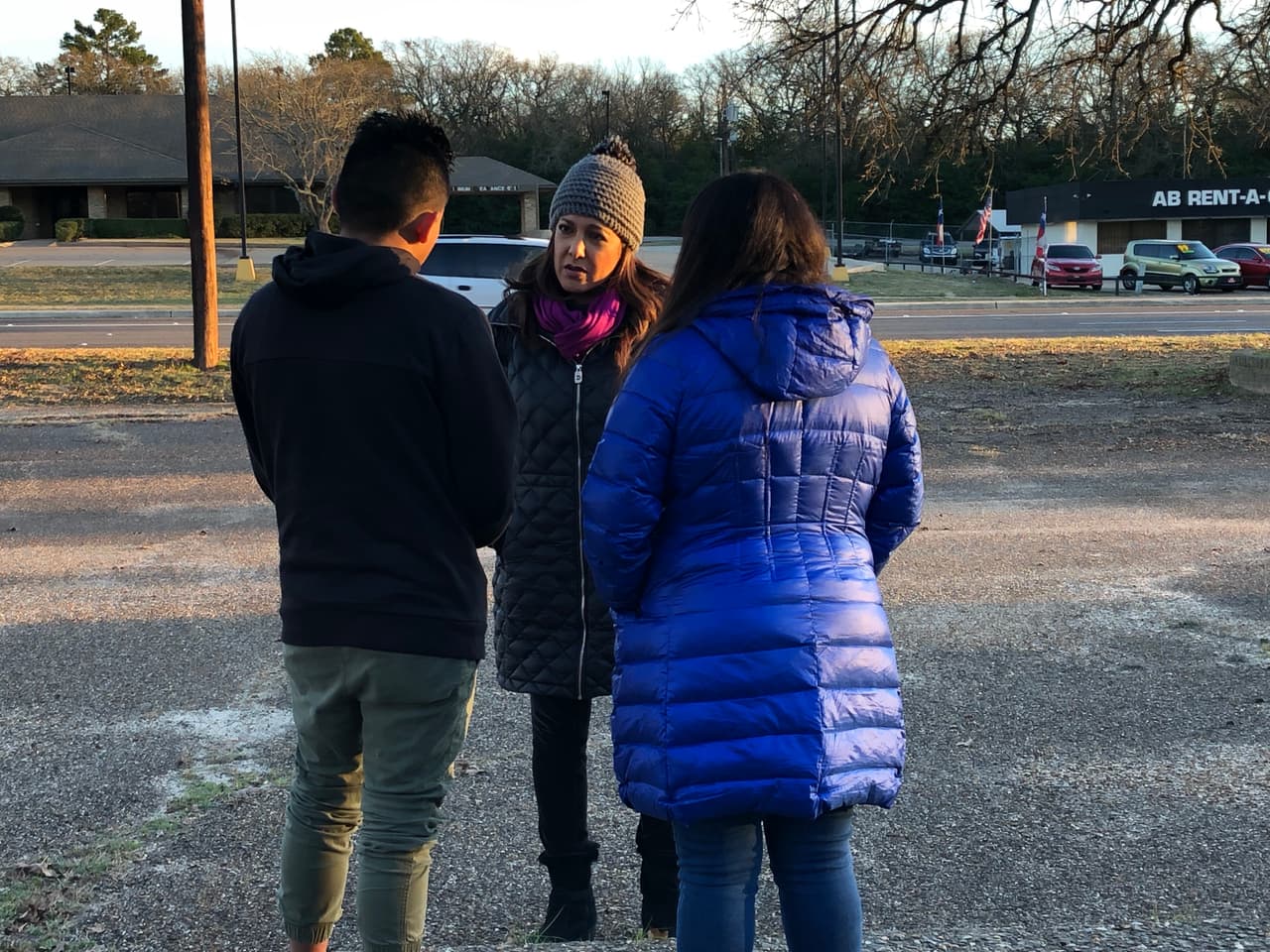 “Mi papá no dormía, recuerdo que me decía que el dormía con los audífonos en los oídos para escuchar las llamadas que le caían de ese centro, para saber de mí”, dijo Freddy.
<br>