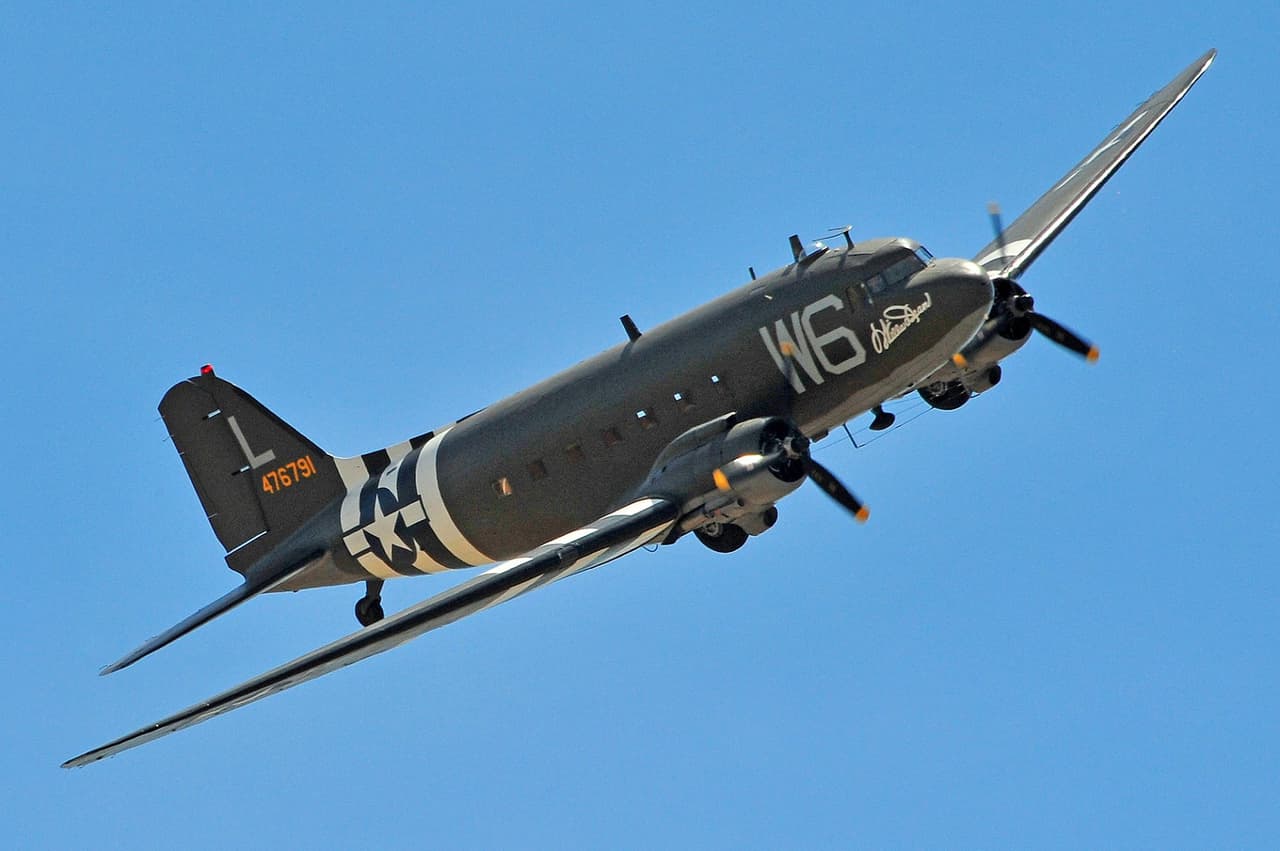 Veteranos de la Segunda Guerra Mundial y las guerras de Corea y Vietnam fueron invitados a unirse como invitados especiales de honor para el vuelo.