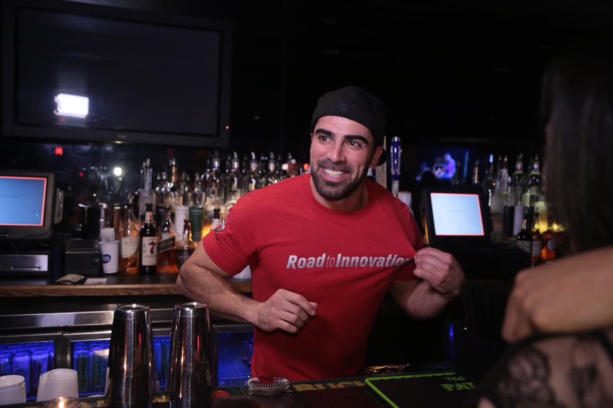 El cantante puertorriqueño Yandel llegó a Chicago en el Road to Innovation Tour de Nissan con lo mejor de su repertorio en un concierto privado en el Concord Music Hall.