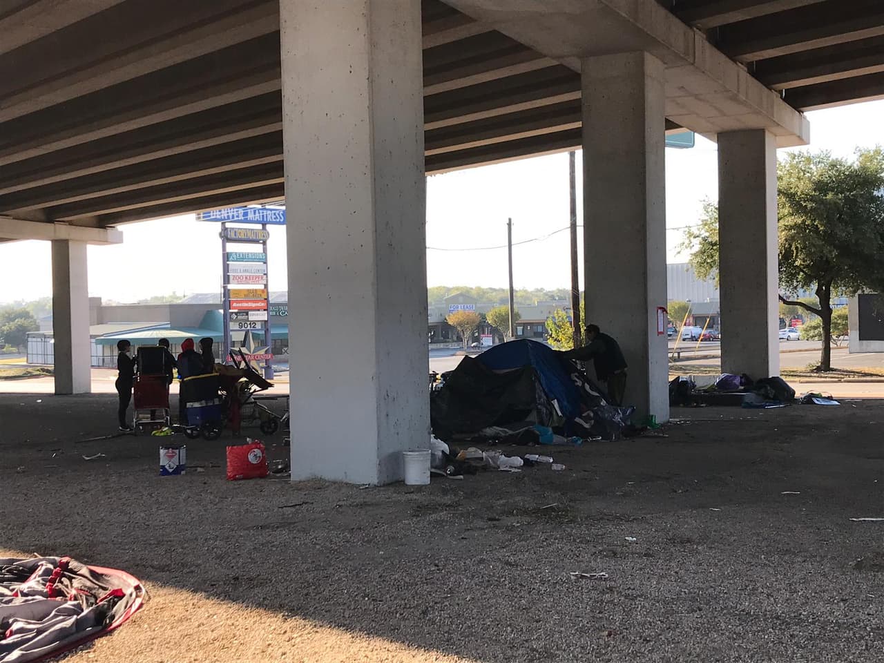 Muebles y colchones serían echados a la basura por razones de salud.