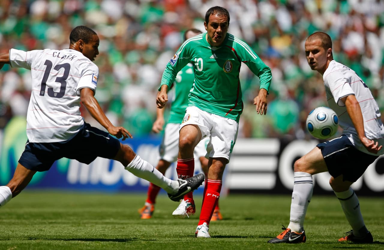 <b>Cuauhtémoc Blanco (Delantero)</b>
<br>La astucia de 'Cuau' sería fundamental para apuntalar el ataque mexicano.