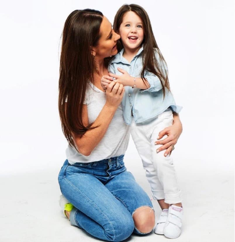 Jessica Mulroney (en la foto) es
<b>la mejor amiga de Meghan Markle</b>. Se rumoró que podría ser la madrina en la boda real ya que Meghan ejerció de madrina en su boda. Por ahora sabemos, que su pequeña Ivy, de cuatro años, estará en la comitiva.