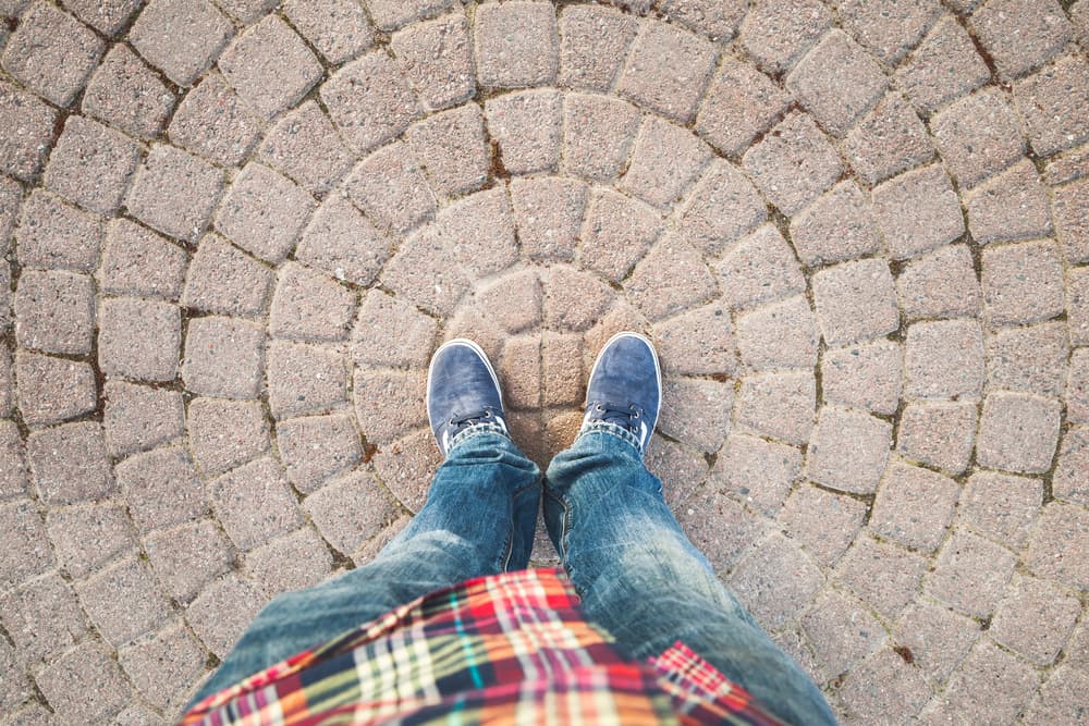 Sin embargo, cuidando bien de tener los pies bien puestos sobre la tierra, pero sin dejar de soñar porque eso podría ser muy peligroso.
<br>