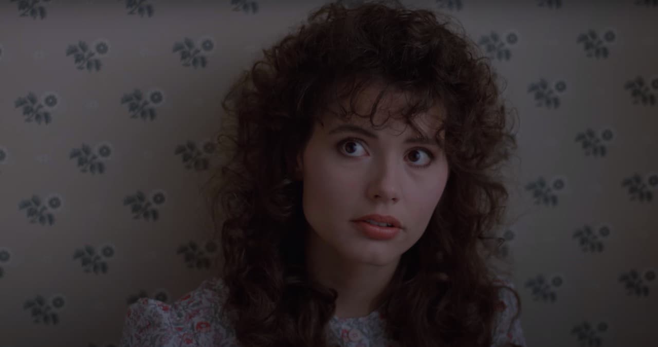 Geena Davis interpretó a Barbara Maitland, la esposa de Adam. En una entrevista de 2015, Davis comentó que estaba dispuesta a volver a la secuela, si Tim Burton la llamaba.