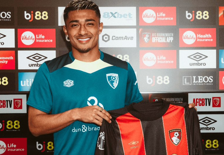 Julián Araujo, anunciado oficialmente como nuevo jugador del Bournemouth 
