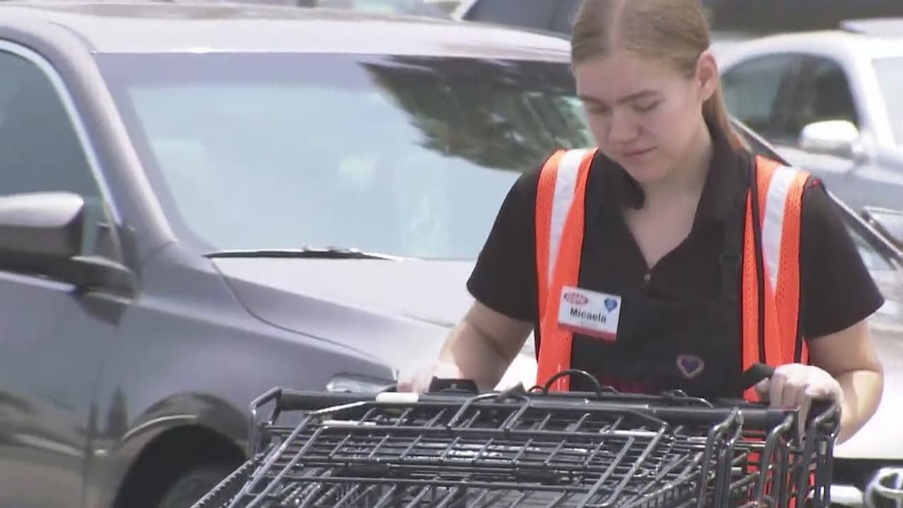 "Lo que queremos es algo justo": habla trabajadora sobre posible paro de supermercados en el sur y centro de California