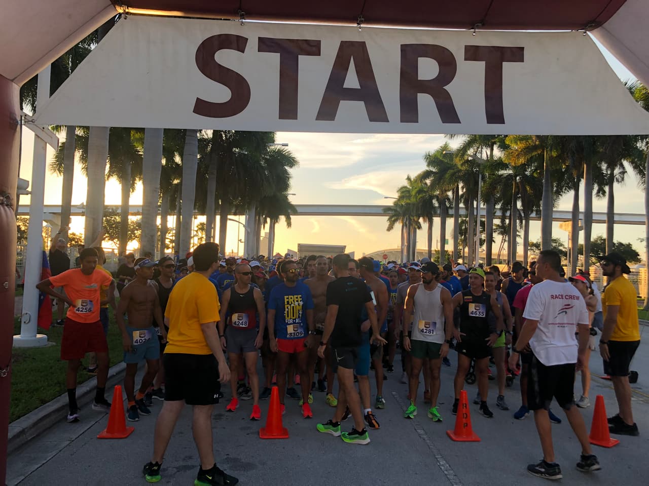 En el evento participaron reconocidos atletas profesionales de la ciudad, entre ellos el organizador y fundador del maratón de Miami.