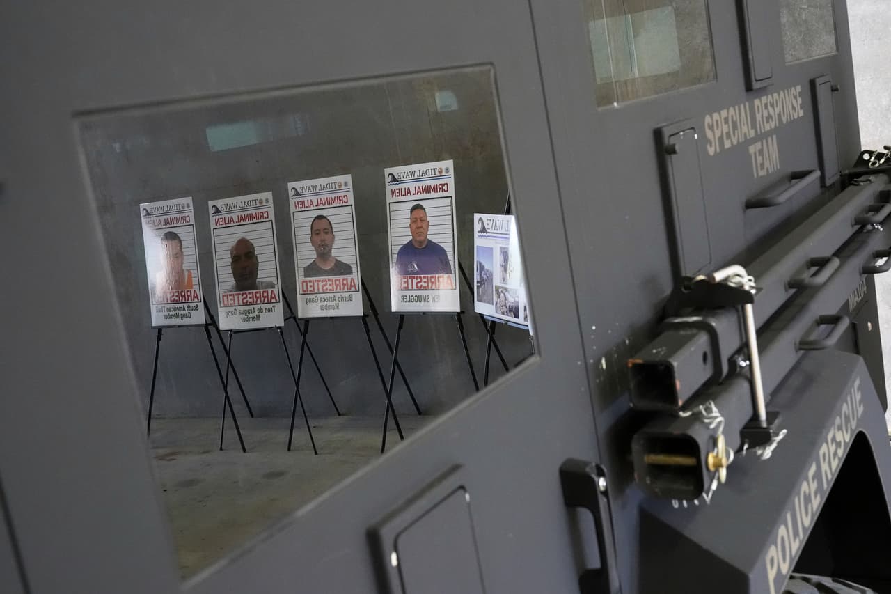 El abogado Ángel Leal recomienda antes de ir a tu cita con ICE, revisar tu estatus migratorio.
<br>
<br>Esto se hace con el número de registro de extranjero, un código de nueve dígitos que empieza con la letra “A”, con el cual puedes verificar si tienes una orden de deportación o si estás pendiente de una audiencia. Sistema automatizado de cortes de inmigración: 📞 1-800-898-7180