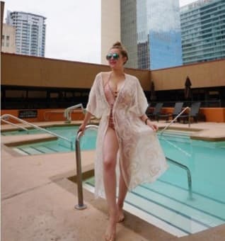 Además del maquillaje y los tratamientos de belleza, Kenia comparte algunos tips de ejercicio y alimentación para que sus seguidores puedan mantenerse en forma.