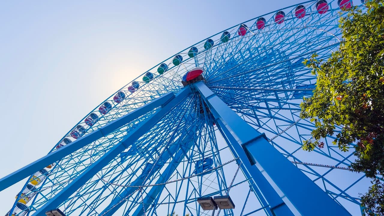 <b>Los precios de las entradas varían</b>, dependiendo del día y la hora, además de algunas promociones que pueden ayudarte a ahorrar y un poco, y disfrutar mucho más. Las entradas se pueden comprar en las taquillas del lugar, o en línea
<a href="https://bigtex.com/buy-tickets-new/" target="_blank">haciendo clic aquí</a>.
<b>Algunas atracciones pueden tener un costo adicional.</b>