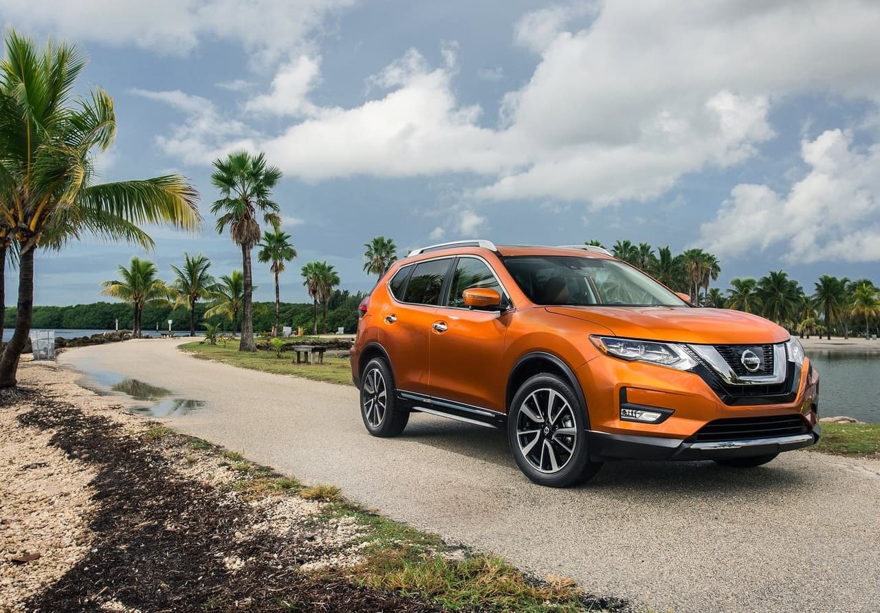 <h3 class="cms-H3-H3"><b>16 - Nissan Rogue</b></h3>
<br>
<br>
<b>Compañías de alquiler:</b> -1.9%
<br>
<b>Concesionarios virtuales:</b> +0 .5%
<br>
<b>Concesionarios tradicionales: </b>+0.5%
<br>
<br>
<b>Lugar con el mejor precio:</b> compañías de alquiler