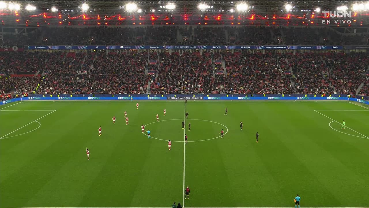 ¡TIRO ATAJADO! disparo por Martin Terrier.