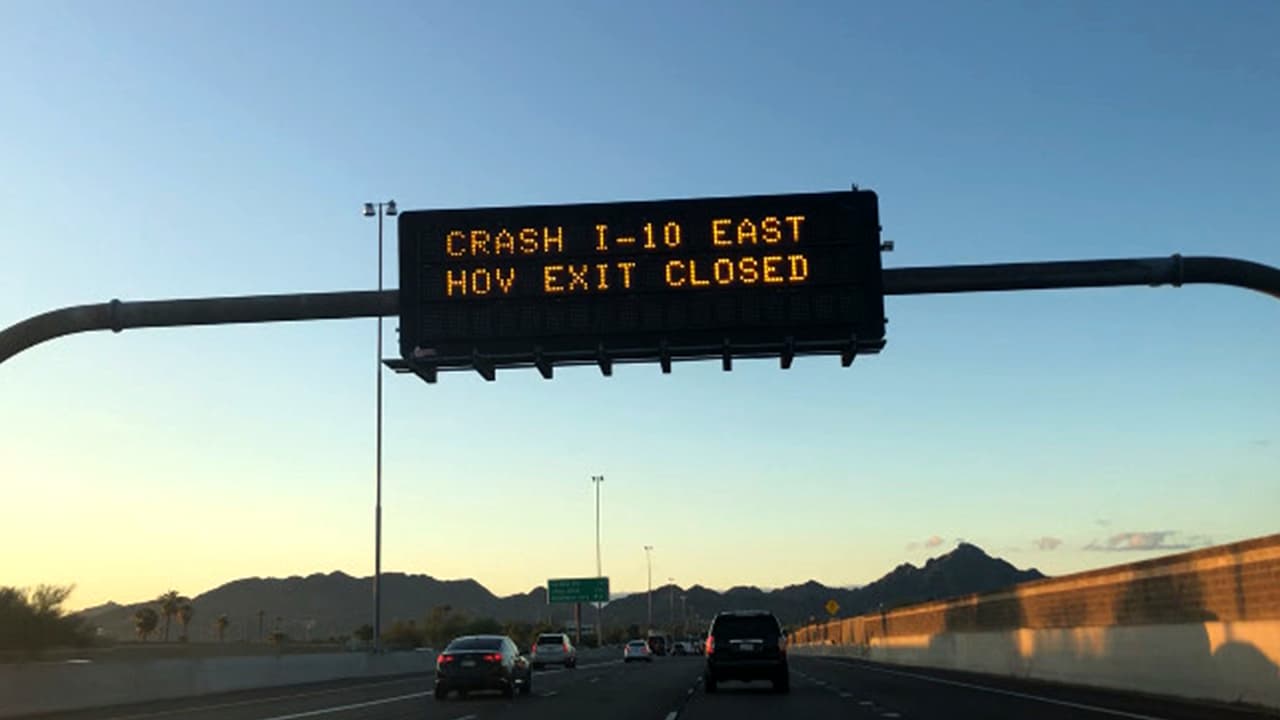 Una de las salidas de la autopista fue bloqueada por varias horas debido al incidente.