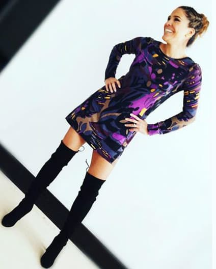 ¡Look ochentero! Al igual que Karla, atrévete a experimentar con tu estilo.