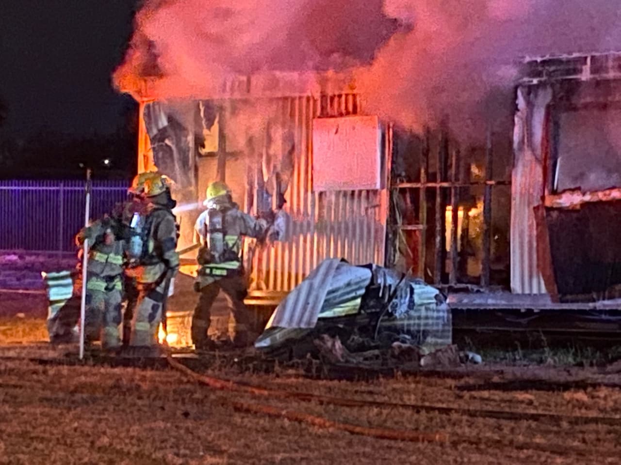 Ningún bombero resultó herido.
<br>