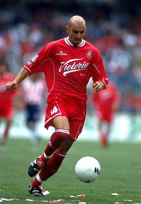 <b>Darko Vukic</b>: este croata llegó cuando comenzaba la época dorada con los Diablos Rojos de Toluca y formó parte de los títulos Verano 1998 y Verano 1999, incluso hizo mancuerna con José Saturnino Cardozo.